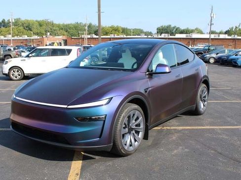 Used 2026 Tesla Model Y AWD image 2