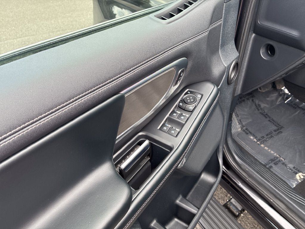 Used 2025 Ford Expedition Max Platinum AWD/4WD image 15