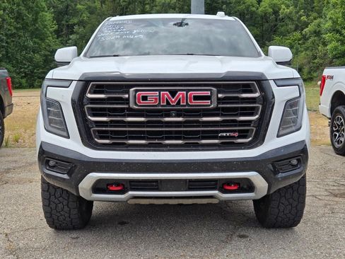 Used 2025 GMC Yukon AT4 Ultimate w/ LPO, AT4 Appearance Package AWD/4WD image 2