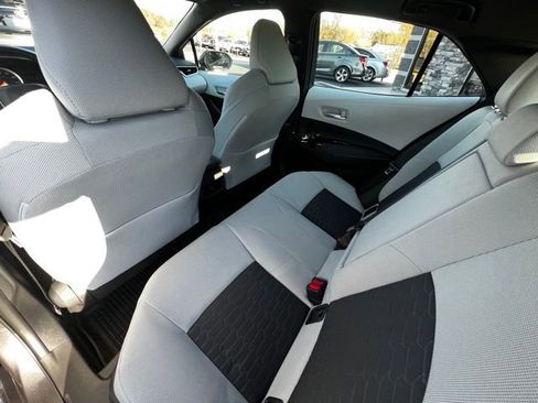 Used 2021 Toyota Corolla SE w/ SE Preferred Package image 5