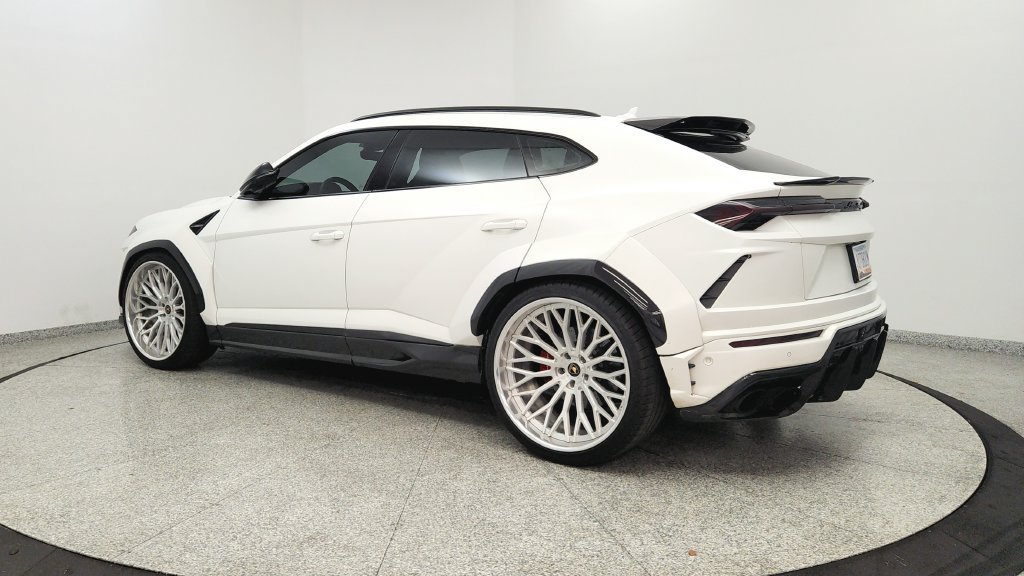 Used 2019 Lamborghini Urus AWD/4WD image 3