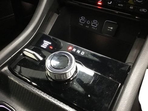 Used 2025 Jeep Grand Cherokee Limited AWD/4WD image 26