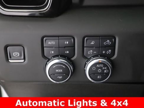 Used 2025 GMC Sierra 2500 AT4X image 22