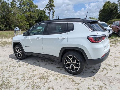 Used 2025 Jeep Compass Limited AWD/4WD image 6