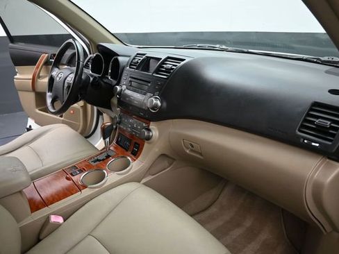 Used 2009 Toyota Highlander Limited FWD image 26