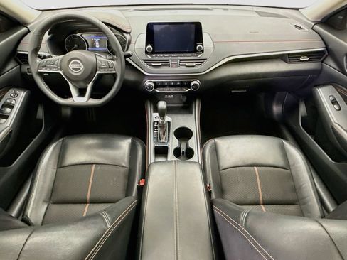 Used 2022 Nissan Altima 2.5 SR w/ Midnight Edition Package FWD image 13