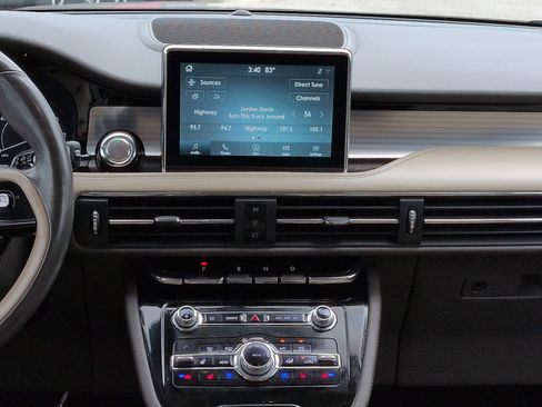 Used 2020 Lincoln Corsair AWD image 15