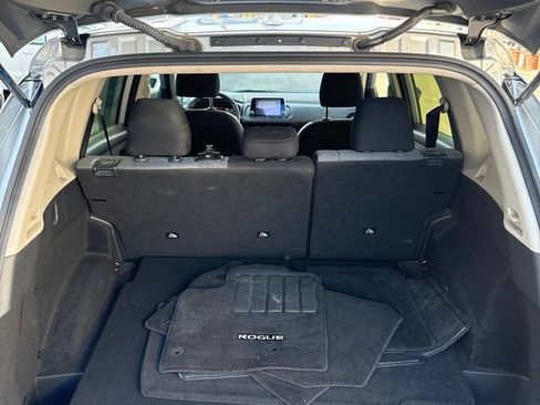 Used 2023 Nissan Rogue SV FWD image 18