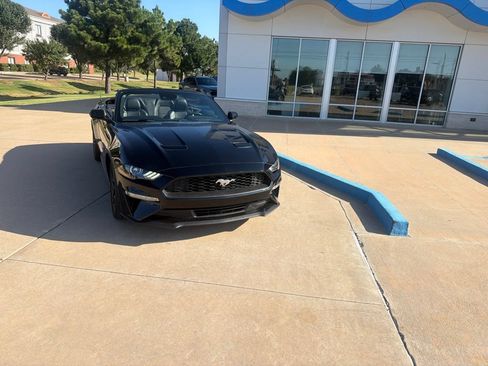 Used 2022 Ford Mustang Premium RWD image 4