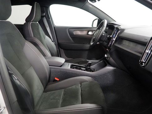 Used 2022 Volvo C40 P8 Recharge Ultimate image 15