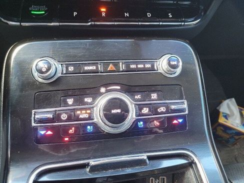 Used 2021 Lincoln Nautilus Reserve w/ Equipment Group 202A image 12