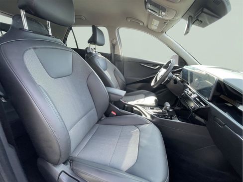Used 2023 Kia Niro EX FWD image 20