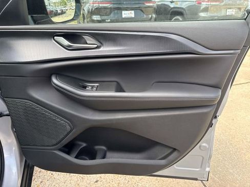 New 2025 Jeep Grand Cherokee Altitude RWD image 28