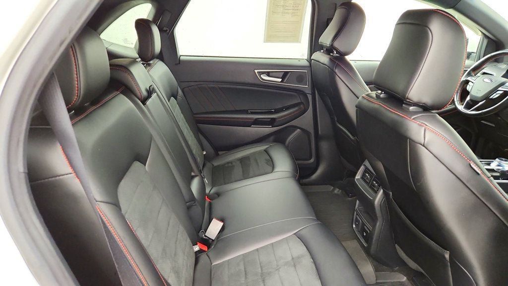 Used 2020 Ford Edge ST-Line w/ Cold Weather Package AWD/4WD image 23
