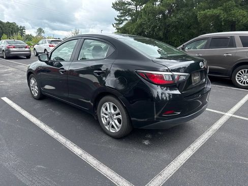 Used 2016 Scion iA FWD image 3
