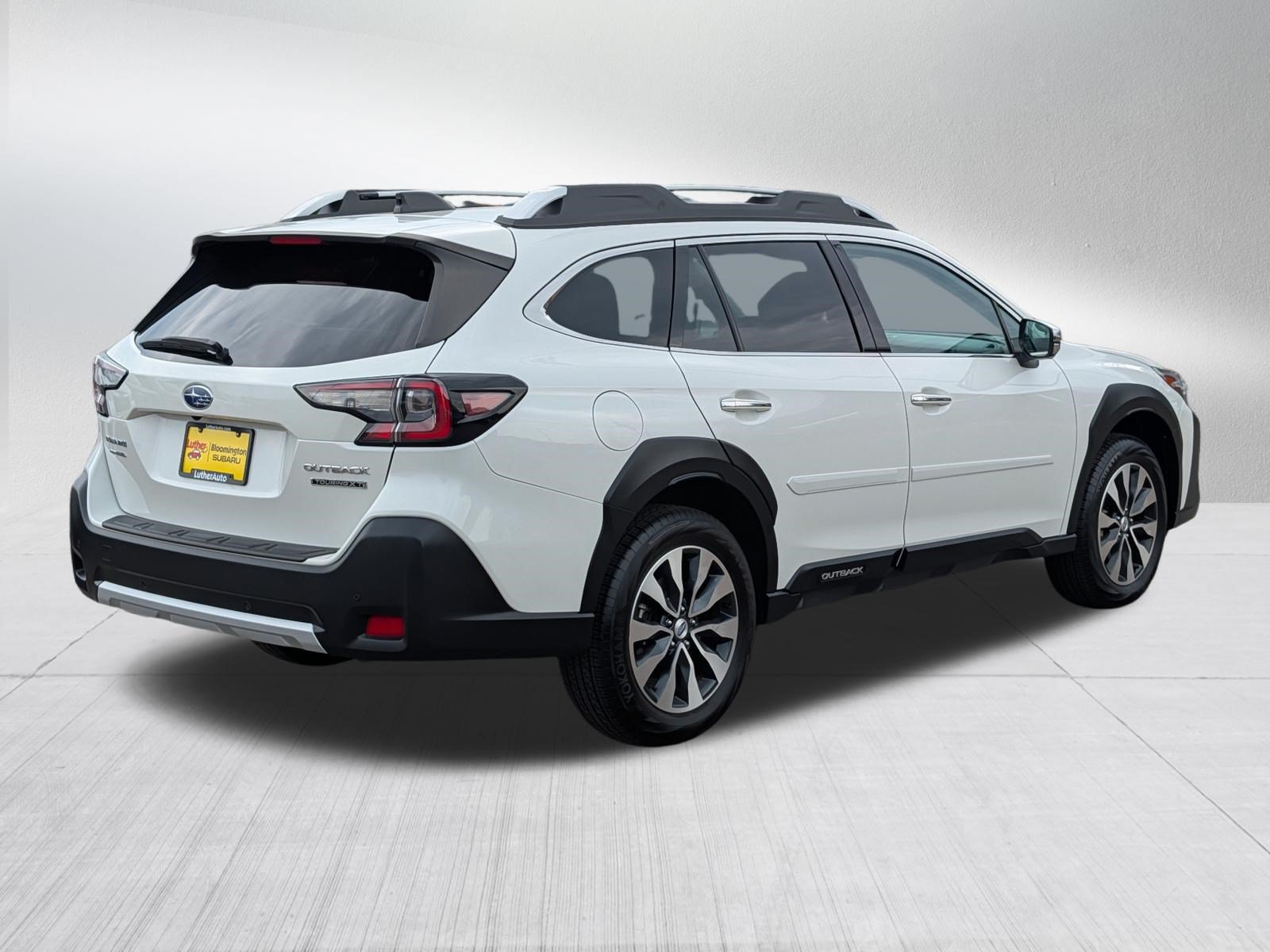 Used 2024 Subaru Outback Touring XT AWD/4WD image 3