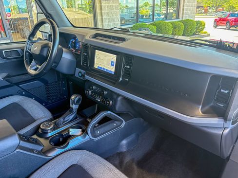 Used 2023 Ford Bronco Big Bend w/ Sasquatch Package AWD/4WD image 22