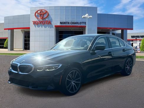 Used 2021 BMW 330i xDrive Sedan w/ Convenience Package AWD/4WD image 3