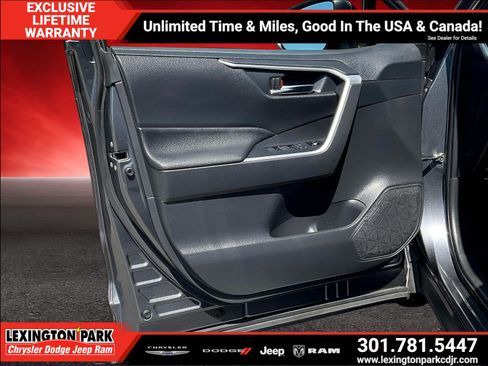 Used 2021 Toyota RAV4 XLE w/ Convenience Package AWD/4WD image 19