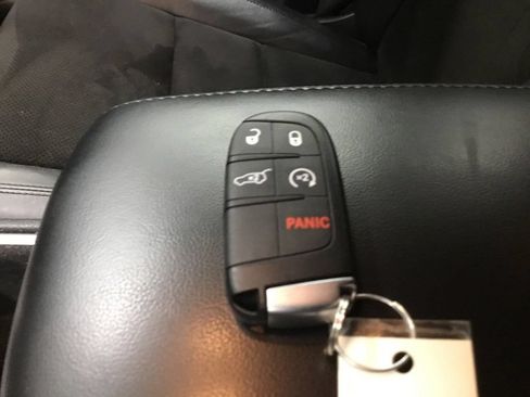 Used 2021 Jeep Grand Cherokee Laredo X AWD/4WD image 10