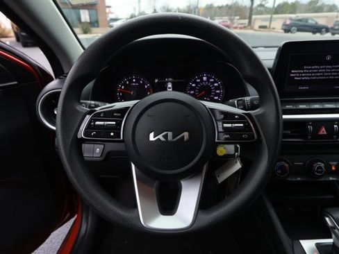 Used 2023 Kia Forte LXS w/ LXS Technology Package image 11