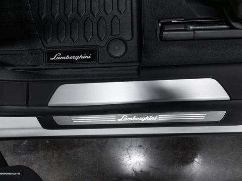 New 2025 Lamborghini Urus SE image 26