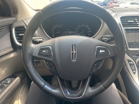 Used 2018 Lincoln MKX Reserve AWD/4WD image 11