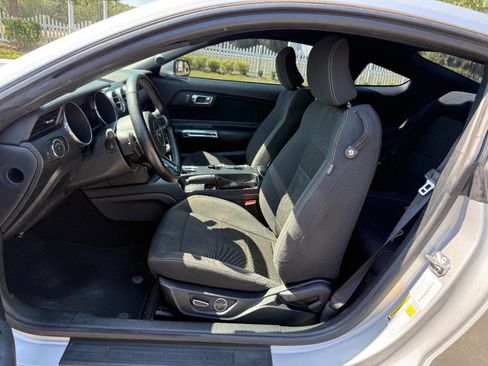 Used 2016 Ford Mustang Coupe w/ Equipment Group 051A image 10