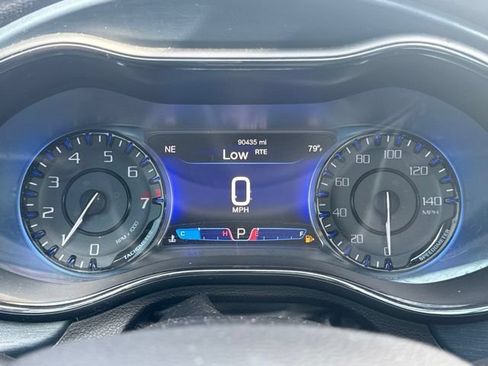 Used 2015 Chrysler 200 S w/ Comfort Group FWD image 13