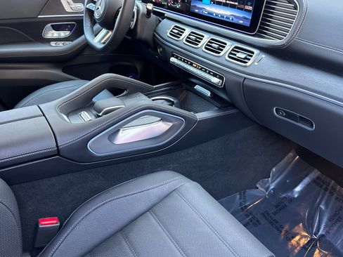 Certified 2025 Mercedes-Benz GLS 580 4MATIC image 35
