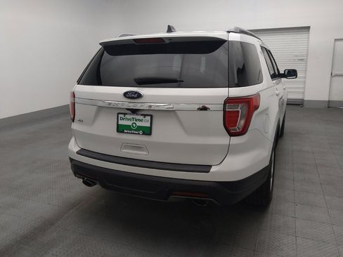 Used 2018 Ford Explorer XLT FWD image 7