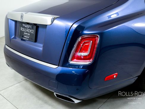 Used 2019 Rolls-Royce Phantom Sedan image 46