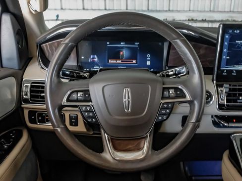 Used 2023 Lincoln Navigator L Reserve AWD/4WD image 15