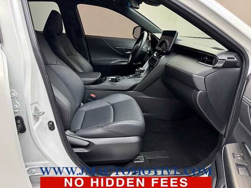 Used 2024 Toyota Venza Nightshade image 19