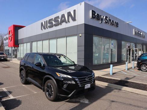 Certified 2025 Nissan Rogue SV AWD/4WD image 1