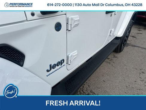 Used 2025 Jeep Wrangler Unlimited Sahara image 12