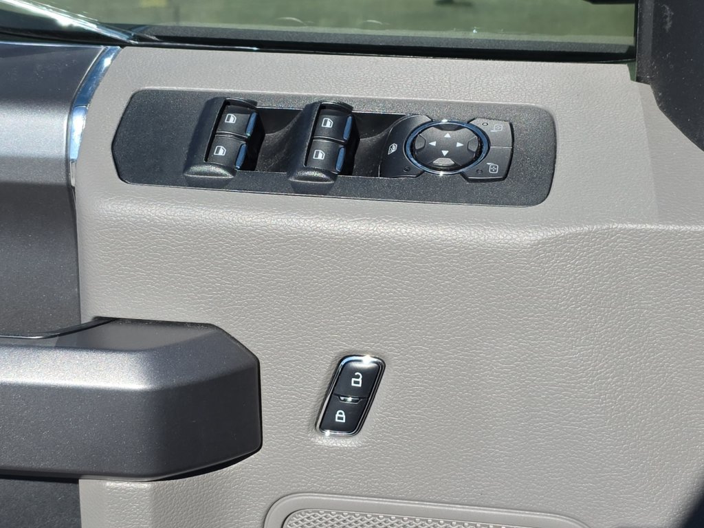 Used 2015 Ford F150 XLT w/ Equipment Group 302A Luxury RWD image 34