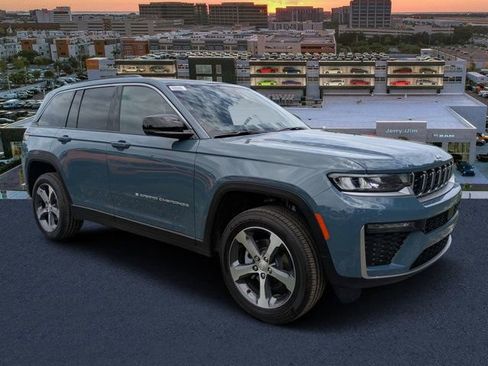 New 2026 Jeep Grand Cherokee Limited AWD/4WD image 1