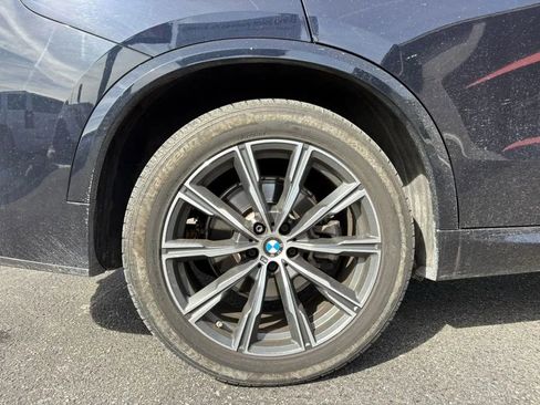 Used 2021 BMW X5 xDrive40i w/ M Sport Package AWD/4WD image 32