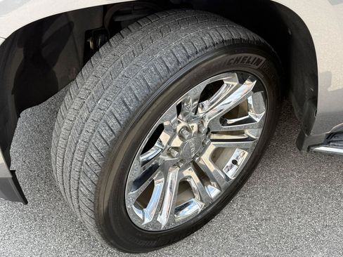 Used 2020 GMC Yukon SLT w/ Premium Edition AWD/4WD image 11