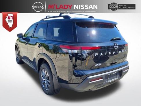 New 2025 Nissan Pathfinder SV image 5