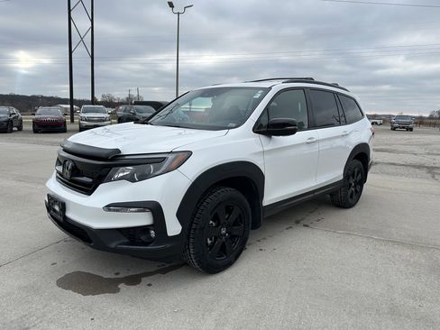 Used 2022 Honda Pilot TrailSport image 3