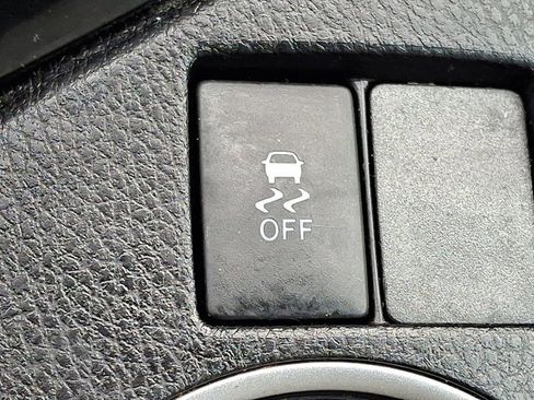 Used 2015 Toyota Corolla LE image 22