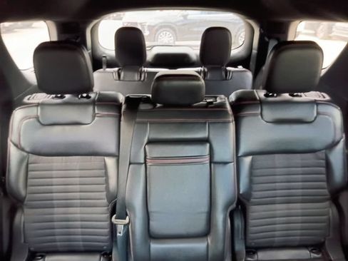Used 2025 Ford Explorer ST-Line w/ ST-Line Street Pack AWD/4WD image 5