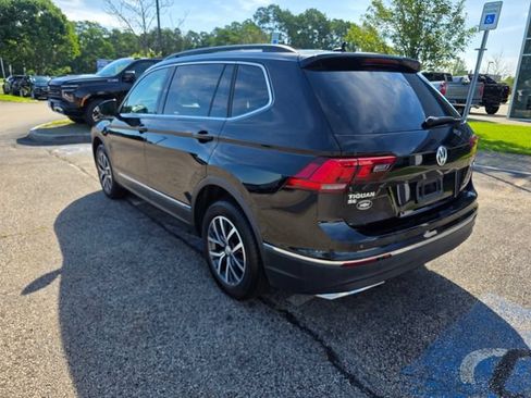 Used 2020 Volkswagen Tiguan SE w/ 3rd Row Seat Package AWD/4WD image 2