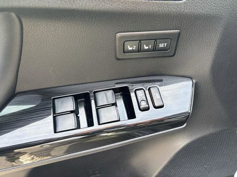 Used 2017 Toyota RAV4 Limited image 10