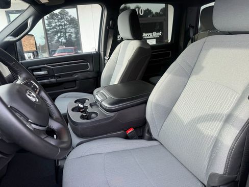 Used 2024 RAM 2500 Big Horn w/ Bed Utility Group image 3