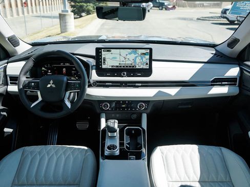 New 2025 Mitsubishi Outlander SEL image 14