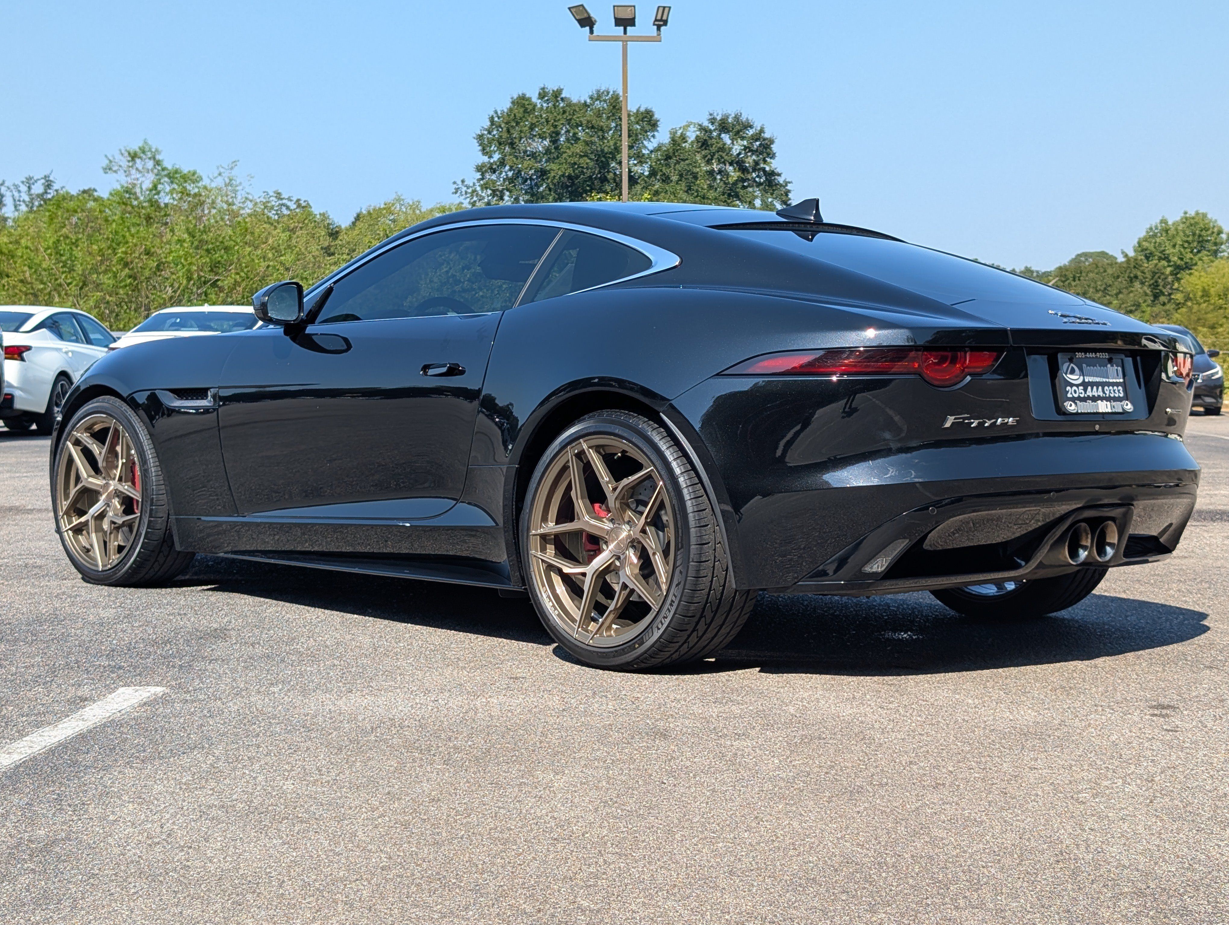 Used 2018 Jaguar F-TYPE R-Dynamic RWD image 7