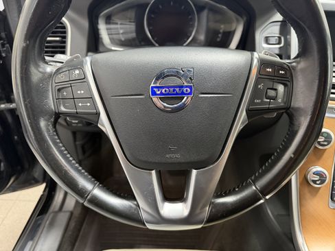 Used 2015 Volvo XC60 T6 Platinum FWD image 12